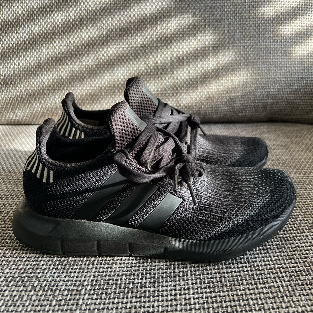 Adidas Swift Run 1.0 Sneakers